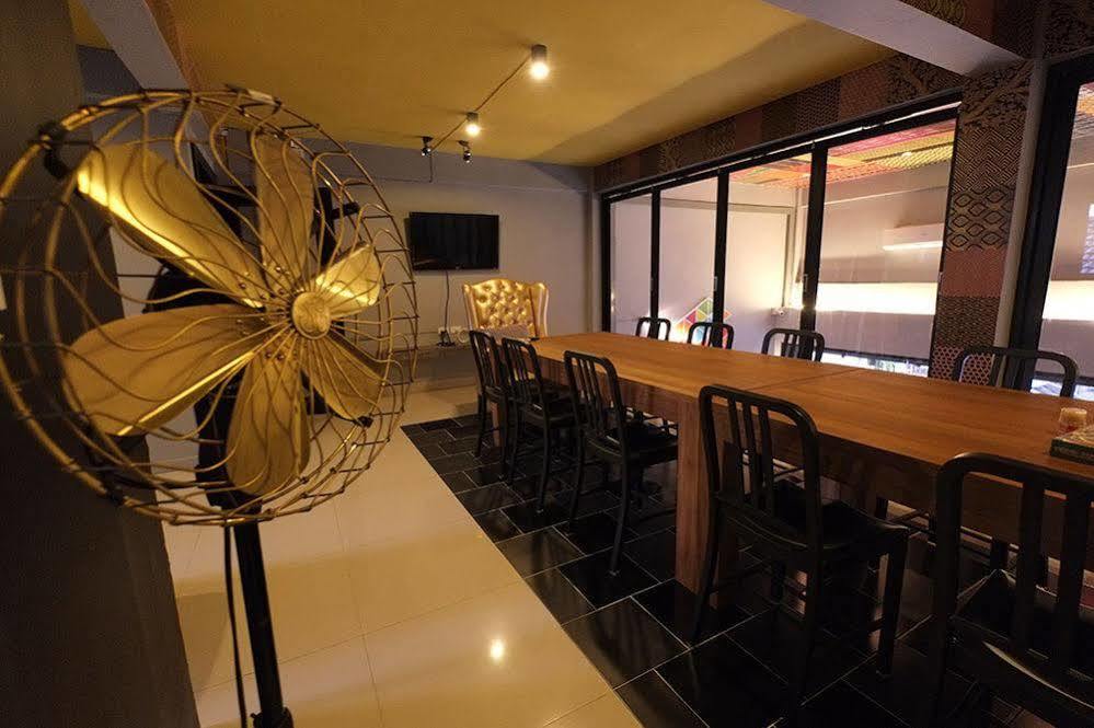 Everyday Bangkok Hostel Exterior photo